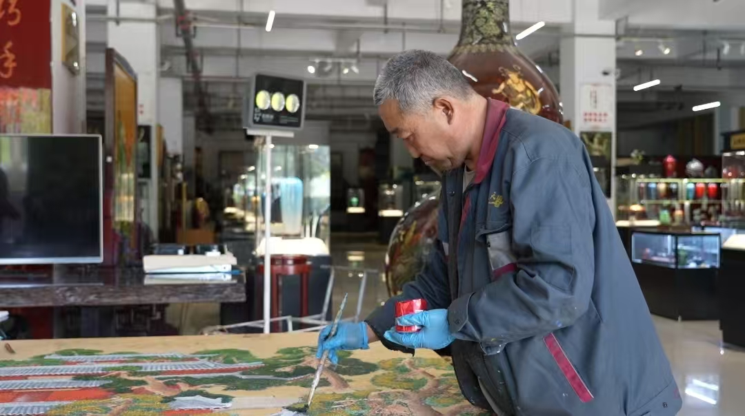 雕漆是这样产生的。